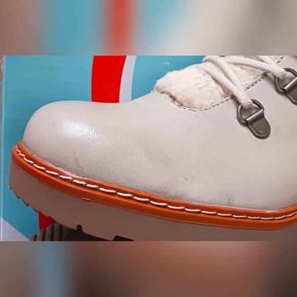 Bare Traps Nasha Wedge Heel Hiker Boots 9.5M Taupe EUC Like new! - Picture 11 of 16